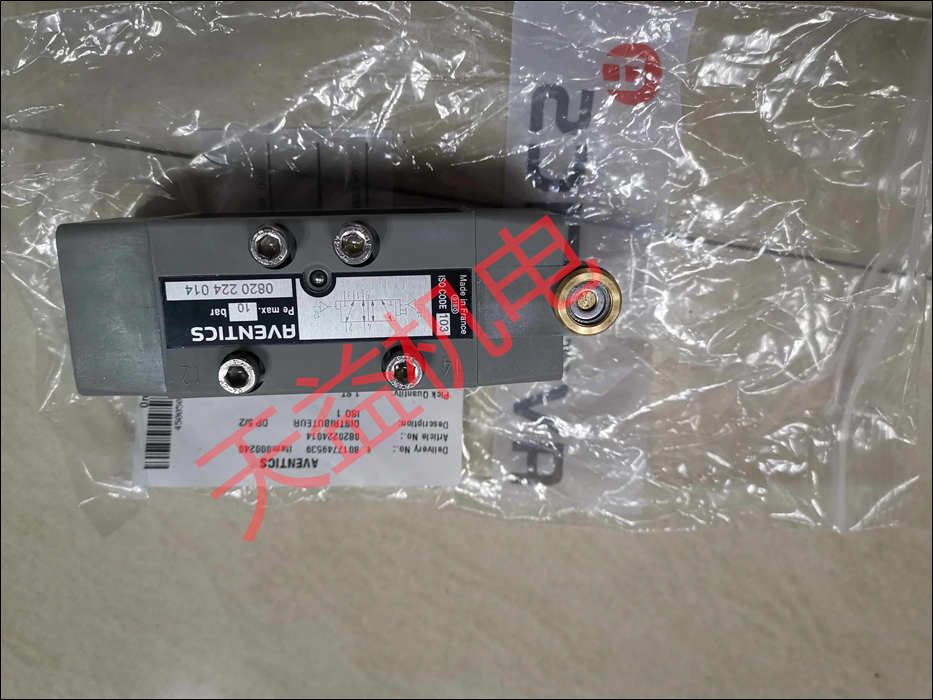 0820224014   氣動換向閥